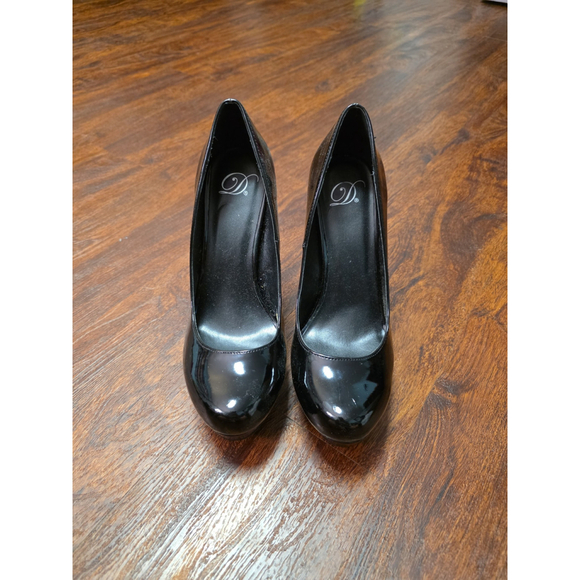Unbranded Shoes - D black patent high heel shoes size 9 NEW